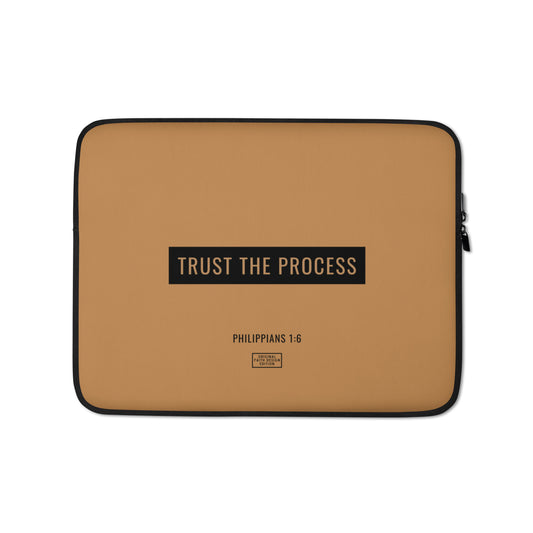 Trust the process - Laptop sleeve (nude, 2 sizes)
