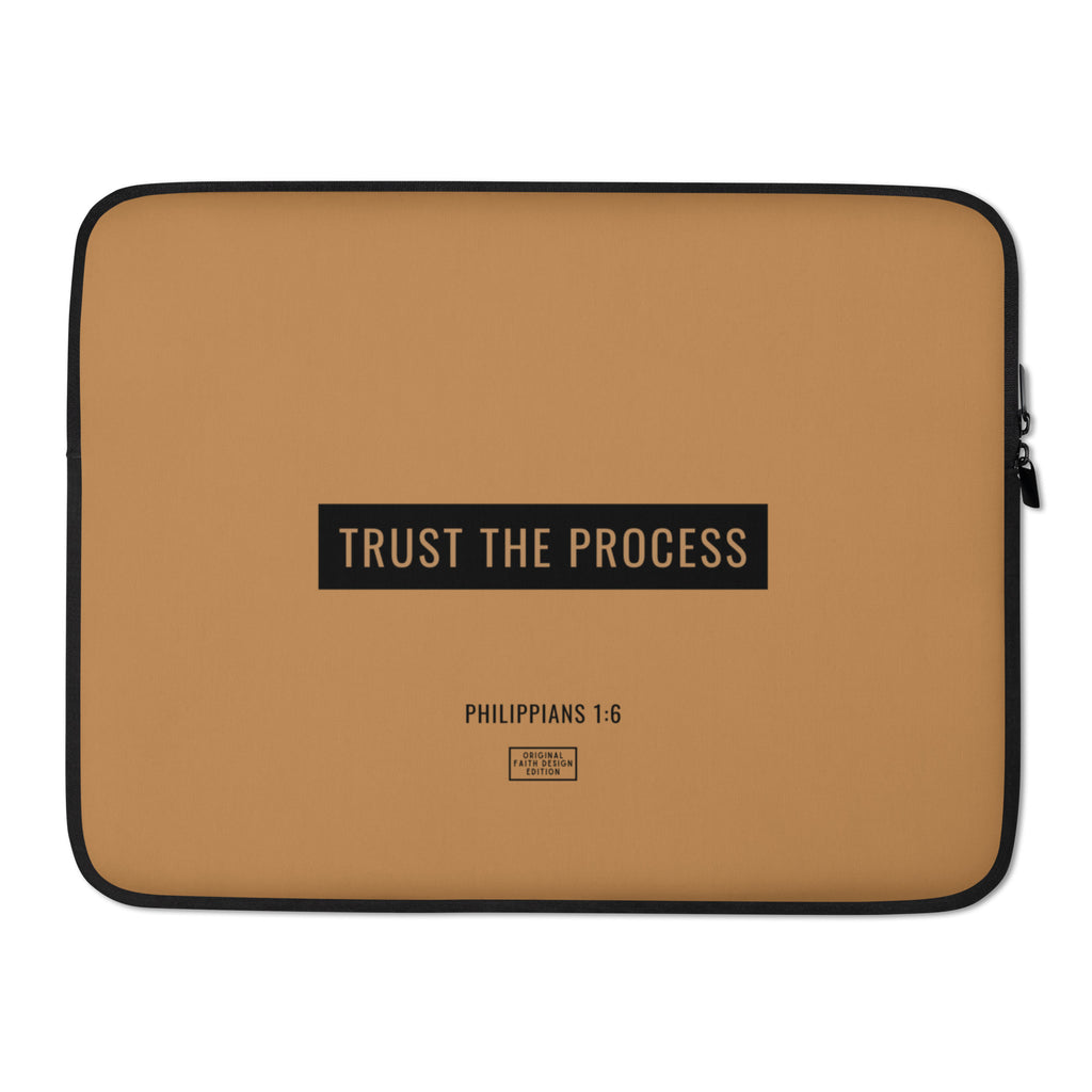 Trust the process - Laptop sleeve (nude, 2 sizes)